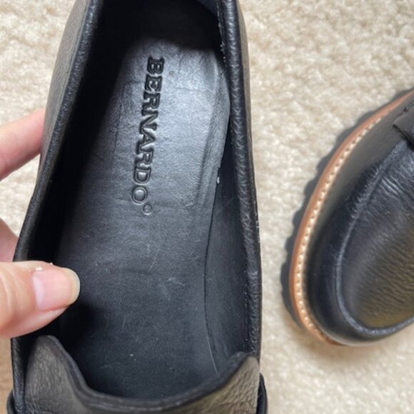 Bernardo Ozzy Leather Lug Sole Loafers with silver grommet accents 8.5 - Picture 3 of 3